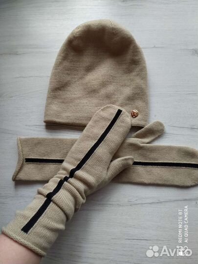 Шапка и варежки вязаные из итальянской пряжи