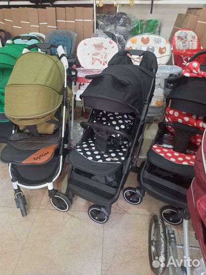 Прогулочная коляска новая
