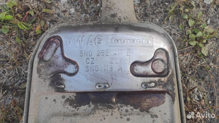 Глушитель Tiguan 1