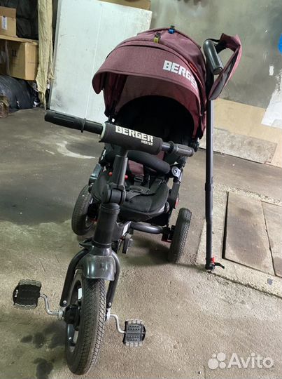 Детский велосипед с ручкой