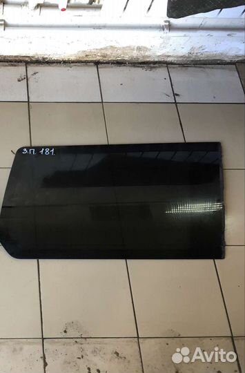 Стекло боковое Mitsubishi Montero Sport 1