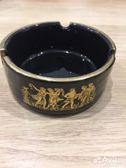 Пепельница из керамики