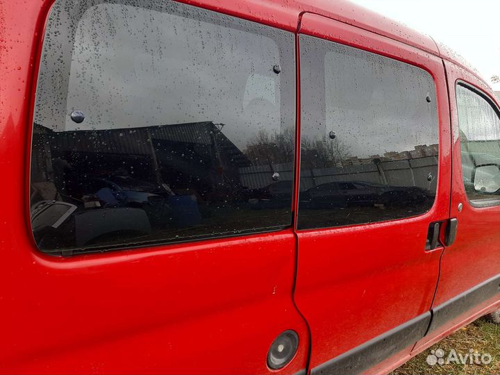 Стекло кузовное Citroen Berlingo
