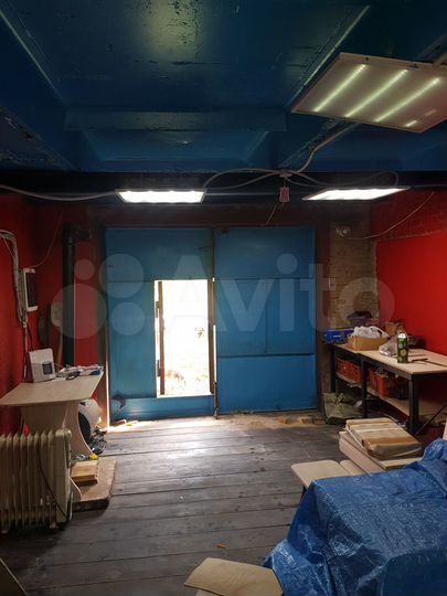 Гараж, > 30 м²