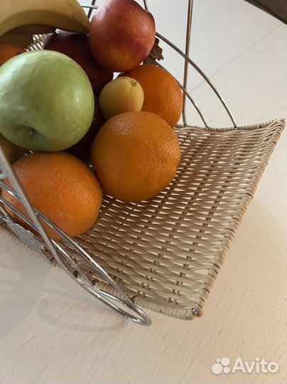 Фруктовница из натурального ротанга