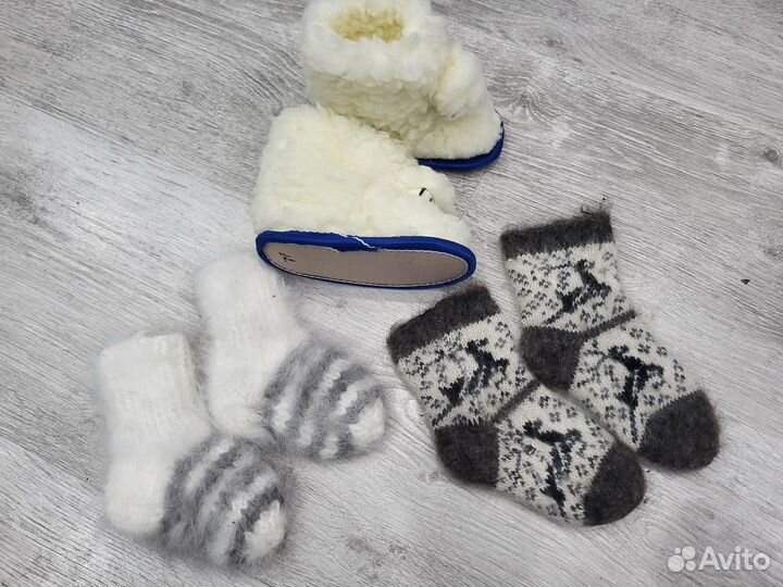 Шапки, носки, манишки, перчатки