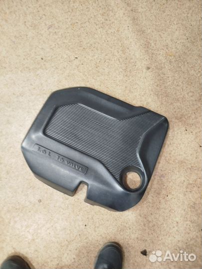 Крышка двигателя vesta 1.6