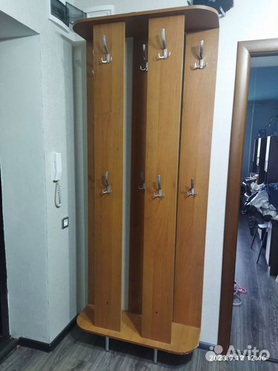 Вешалка в прихожую