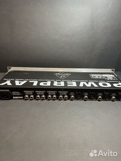 Усилитель для наушников Behringer