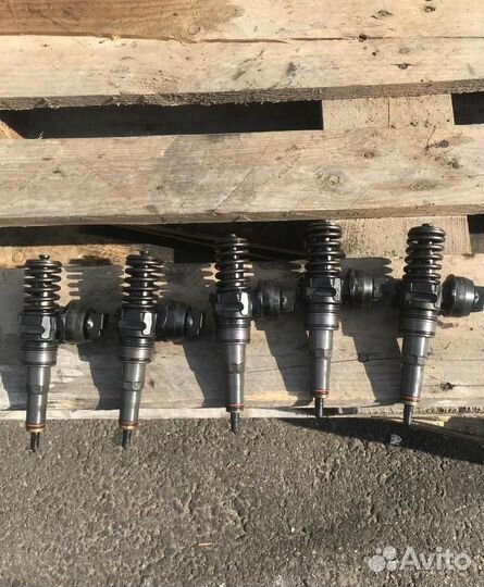 Форсунка топливная Volkswagen Transporter T5