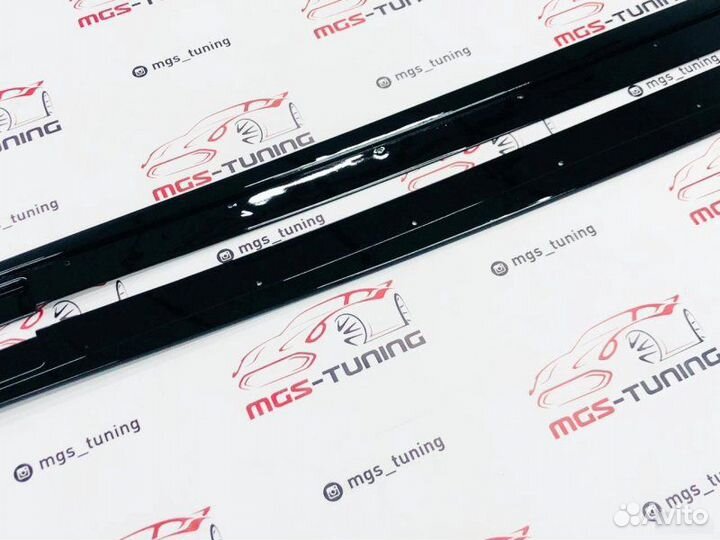 Лезвия порогов BMW F22 M-Performance черный глянец