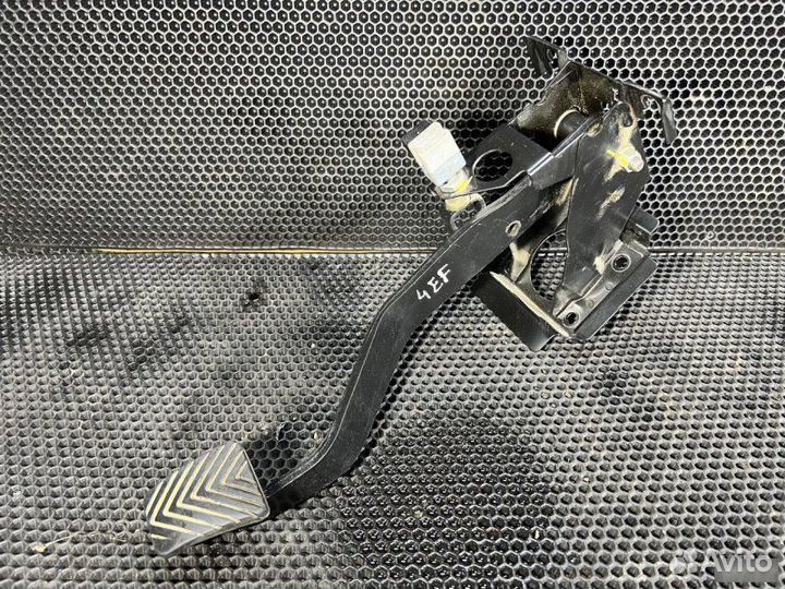 Педаль тормоза Hyundai Sonata 4 EF