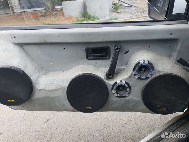 Автомобильные колонки swat услилитель пищялки