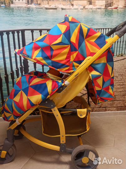 Прогулочная коляска