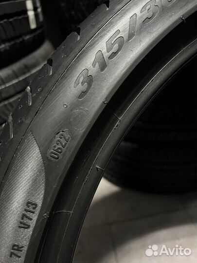 Pirelli P Zero 285/35 R22 и 315/30 R22 106Y