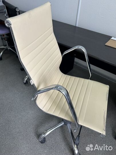 Кожаное кресло бу