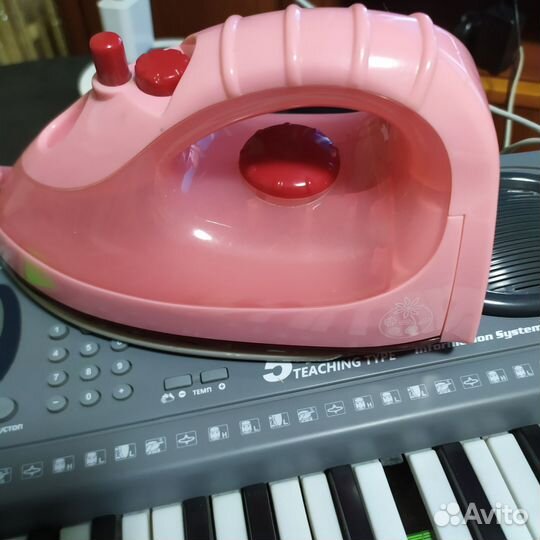 Утюг игрушечный