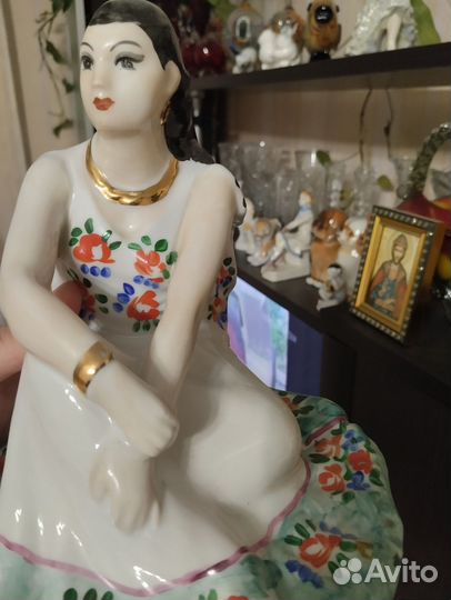 Фарфоровые статуэтки
