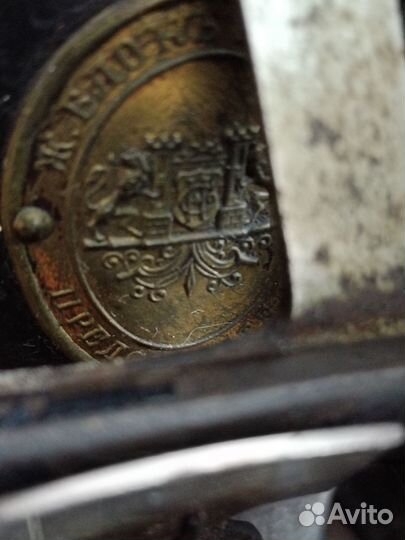 Швейная машинка-антиквариат