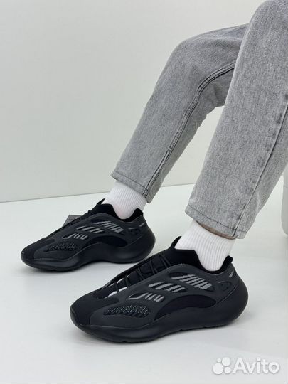 Слипоны Adidas Yeezy 700 Lux