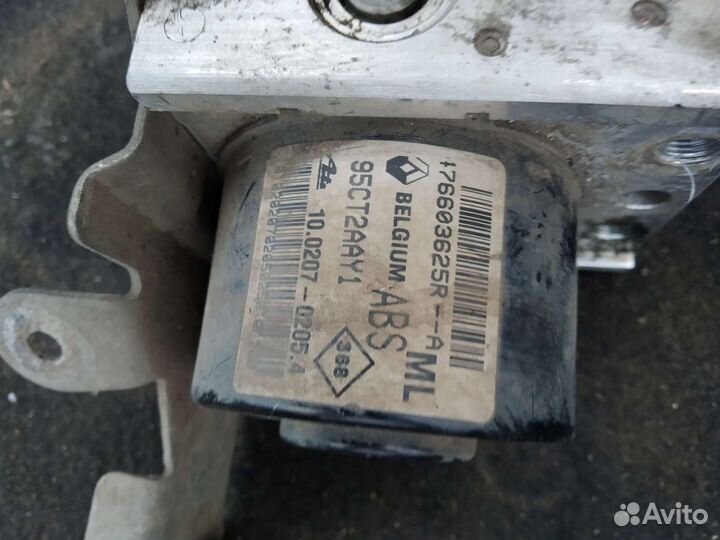 Блок ABS Renault Fluence 2010 года