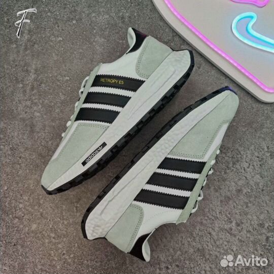 Кроссовки Adidas Retropy Новые