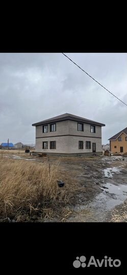 Бригада строителей