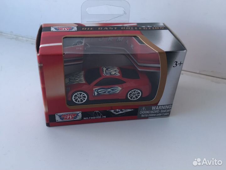 Моделька машинки коллекционная светится в темноте