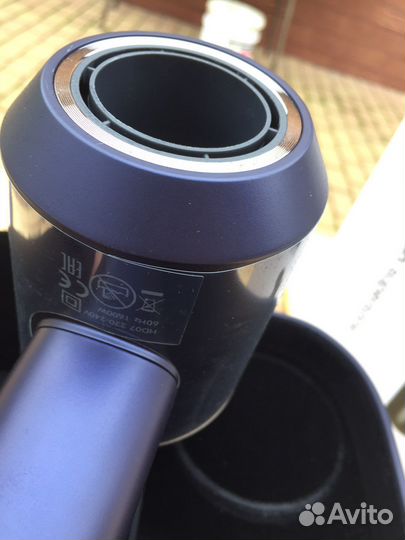 Dyson фен HD-07 с кейсом и расчестками