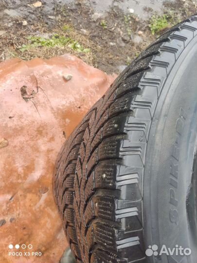 Bridgestone Blizzak Spike-01 265/70 R16