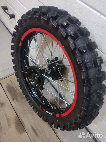 Новое колесо мотоцикла эндуро R18