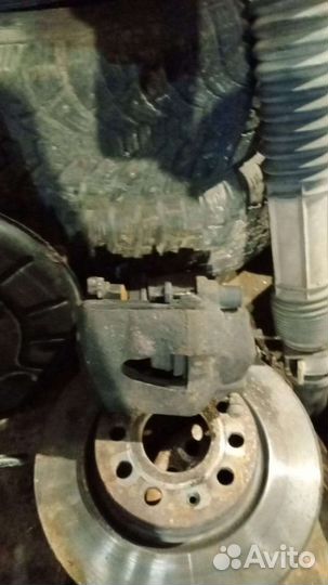 Суппорт передний левый skoda yeti 1.2