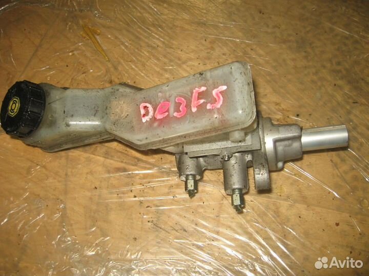 Главный тормозной цилиндр mazda DE3FS, demio