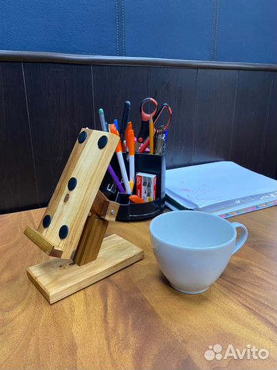 Подставка для телефона из натурального дерева