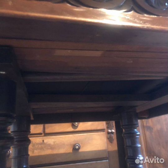 Стол бретонский