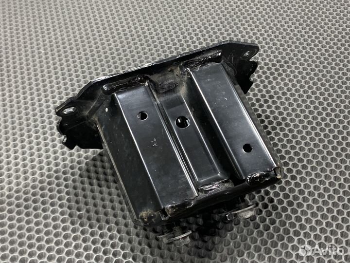 Правый крашбокс переднего бампера Nissan Murano Z5