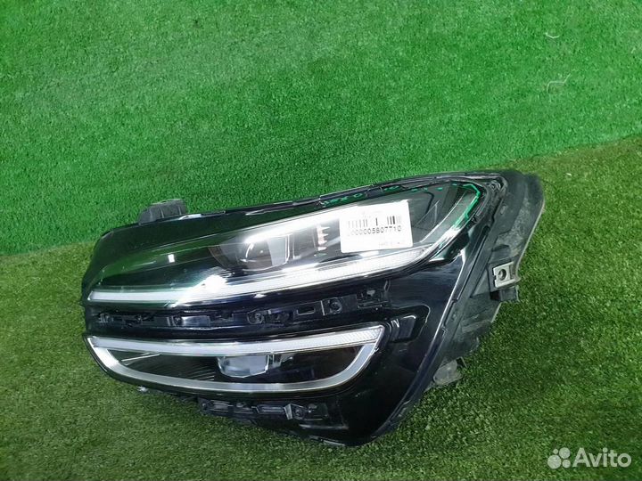 Фара левая Genesis G70