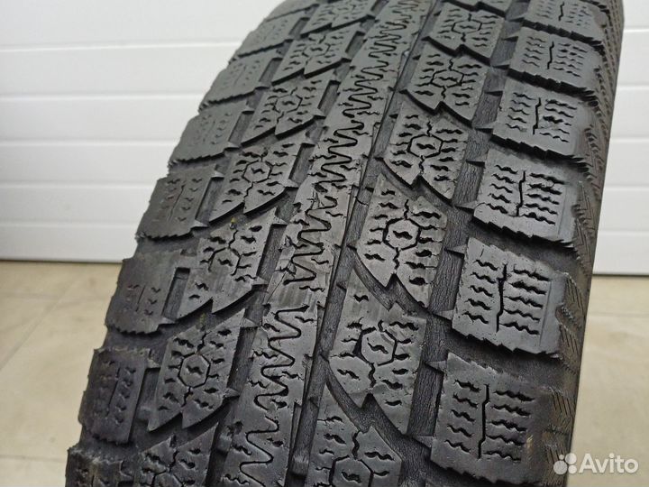 Toyo Observe GSi-5 225/75 R16 104Q