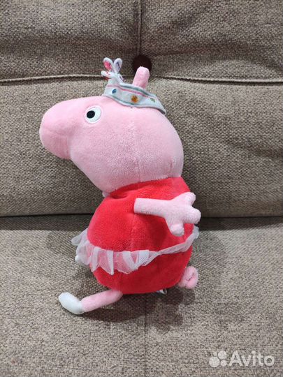 Мягкая игрушка Свинка Пеппа в короне 30 см