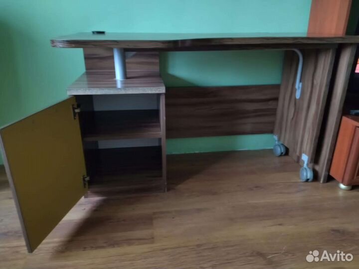 Письменный стол