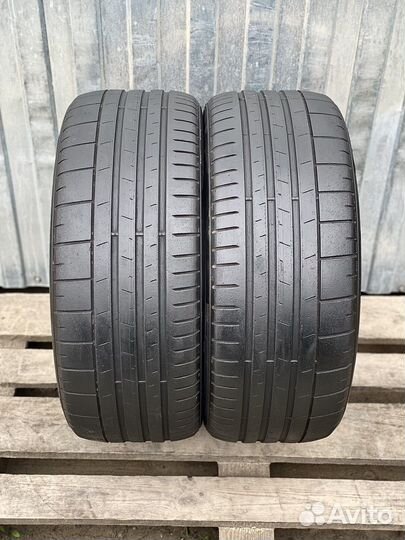 Pirelli P Zero PZ4 235/40 R19 92Y