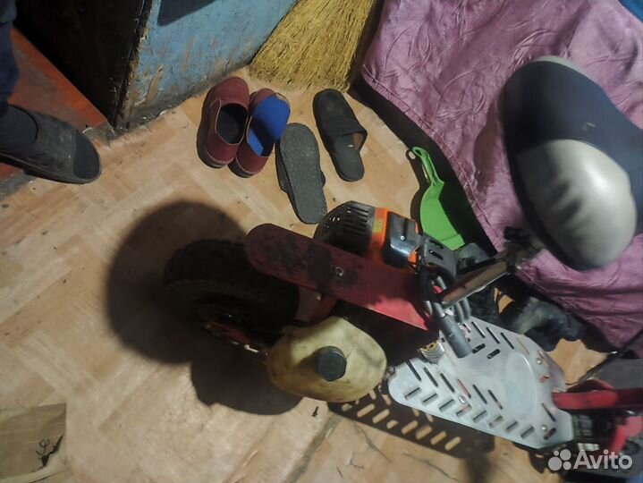 Самокат с бензиновым движком