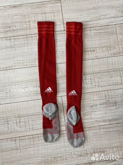 Футбольные гетры adidas fcb новыe