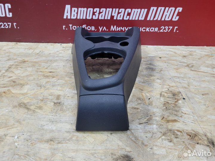 Консоль центральная Renault Logan