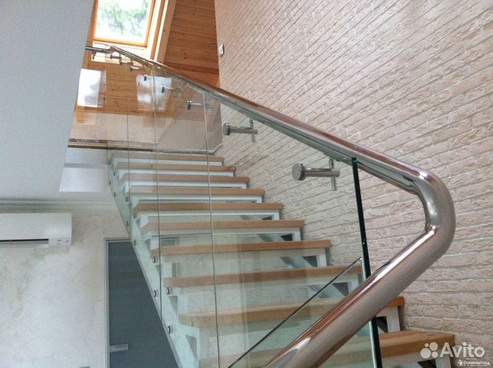 Стеклянные ограждения перил