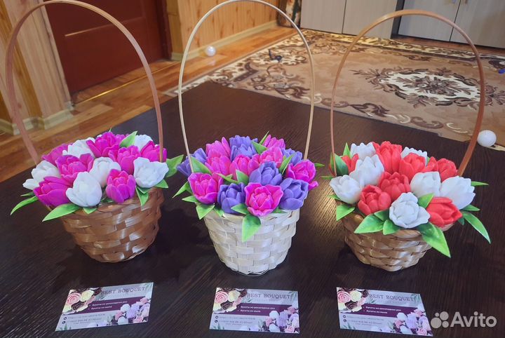Тюльпаны в корзинке на 8 марта