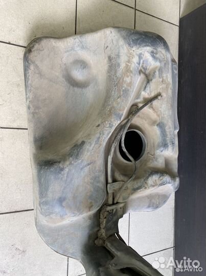 Бензобак VW Passat B3