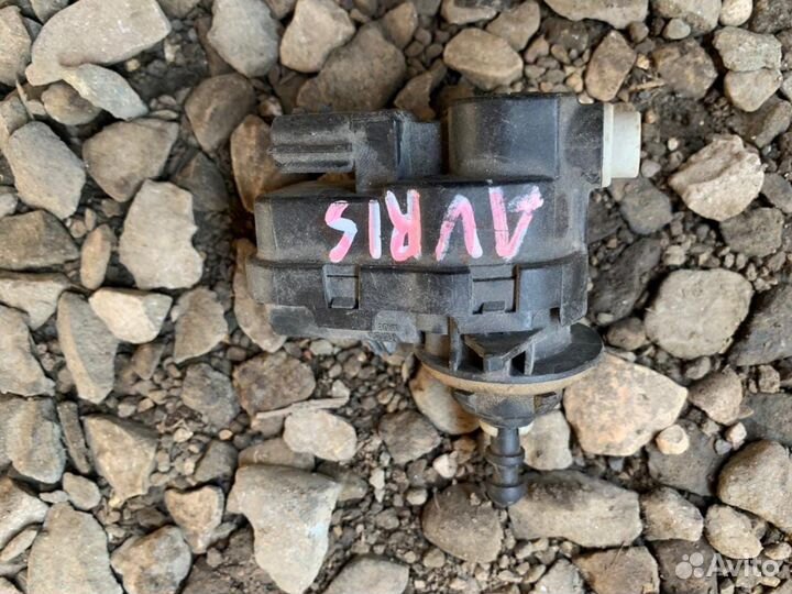 Корректор фары Toyota Auris Corolla 150