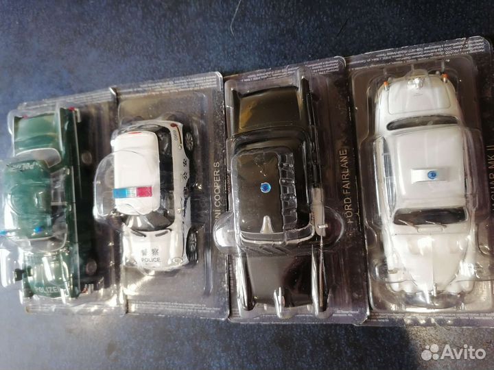 Полицейские машины мира1/43