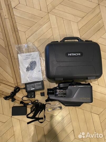 Продаю видеокамеру Hitachi